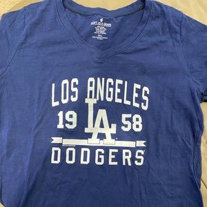 Women’s Los Angeles Dodgers v-neck tee XL